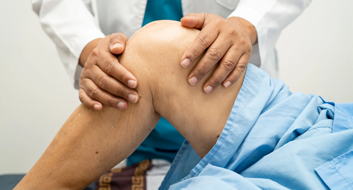 膝関節屈曲制限における制限因子の推測方法と運動療法 