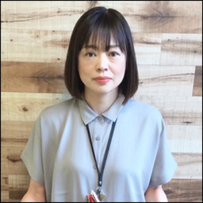 川原　つくし　氏