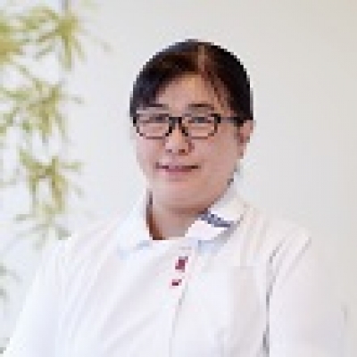 高須　久美子氏